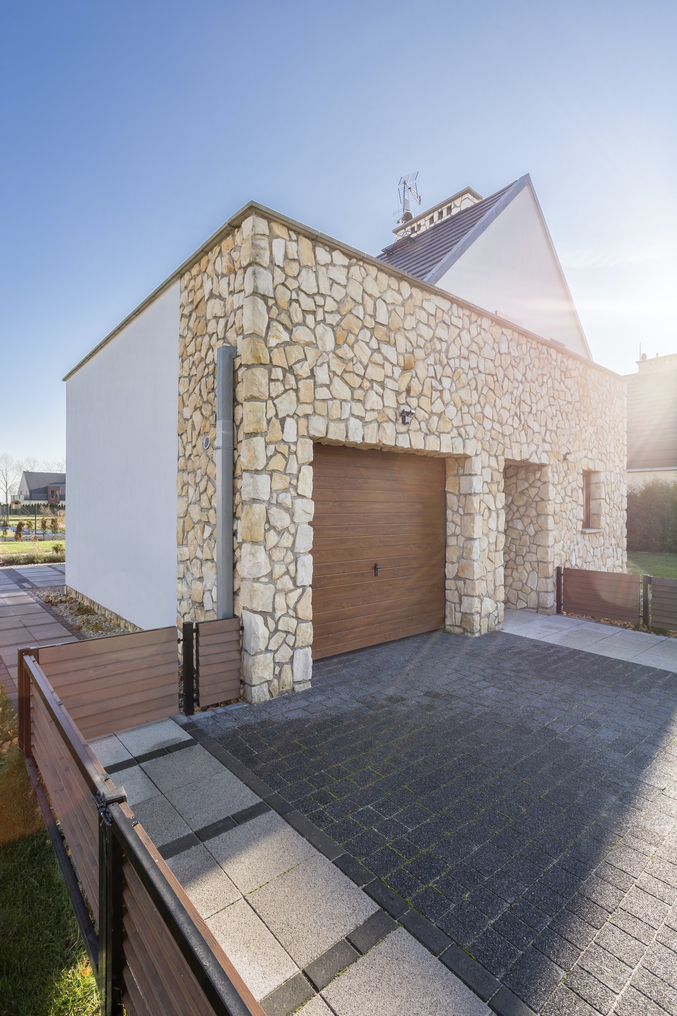 beautiful-house-in-the-suburbs.jpg beautiful-house-in-the-suburbs.jpg